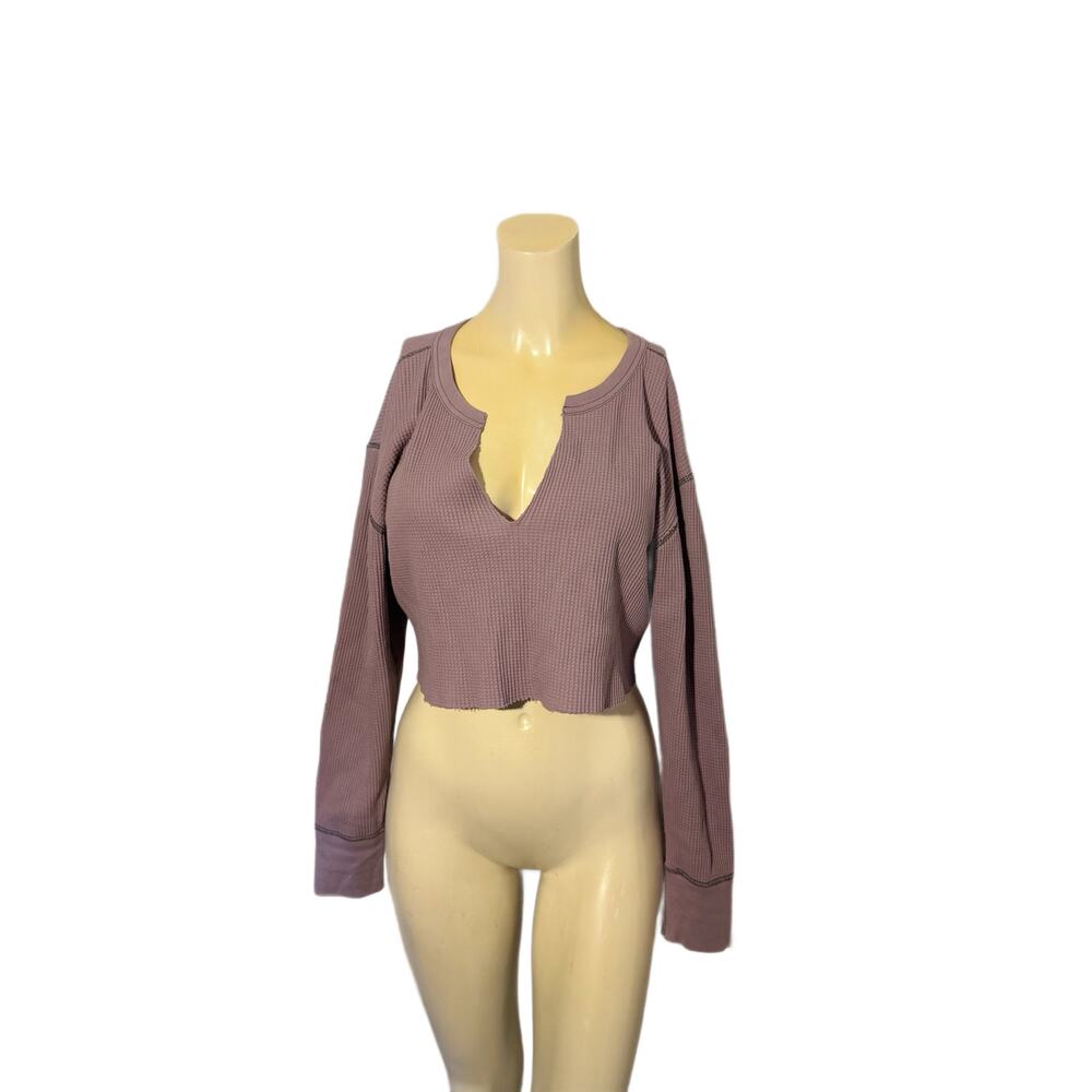 BDG Urban outfitters size medium purple waffle knit long sleeve crop top v-neck